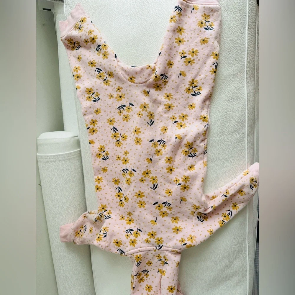 Carter’s Floral Zip up Fleece Jumpsuit of baby 12 mo GUC